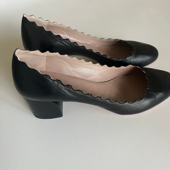 CHLOE 'Lauren' Women's 40 / US 10 Scalloped Heel Pump Black Leather Designer - Picture 5 of 10